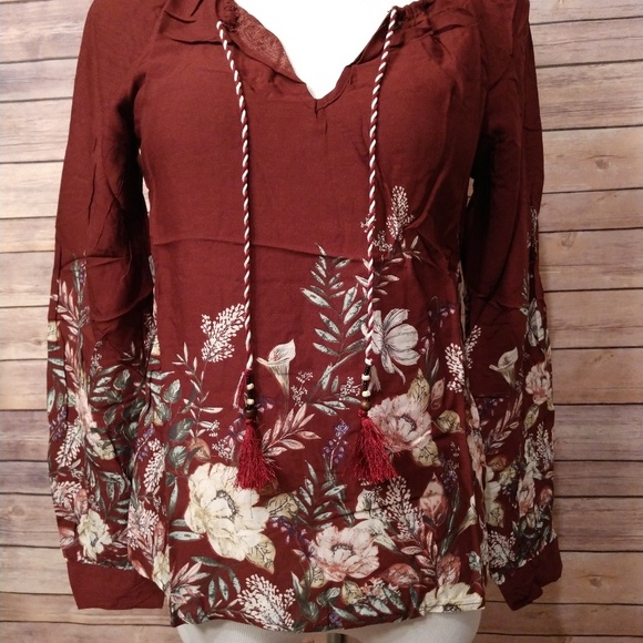 Burgundy Floral Top - Picture 5 of 7